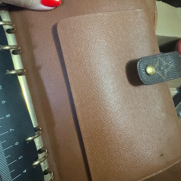 Louis Vuitton Monogram Agenda Cover - Picture 8 of 12